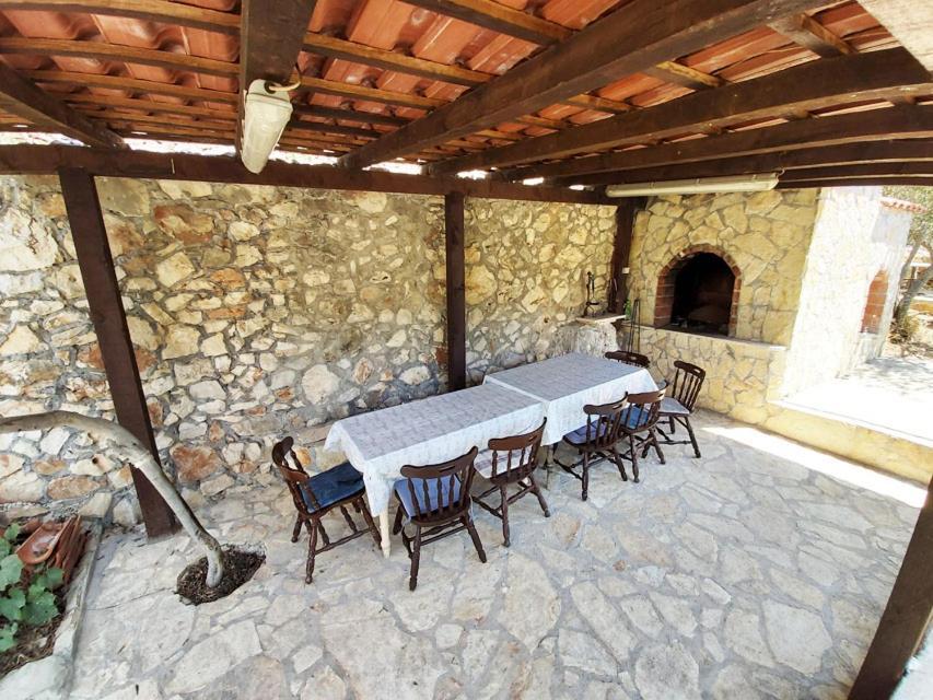 Apartments Carmen Vinišće エクステリア 写真