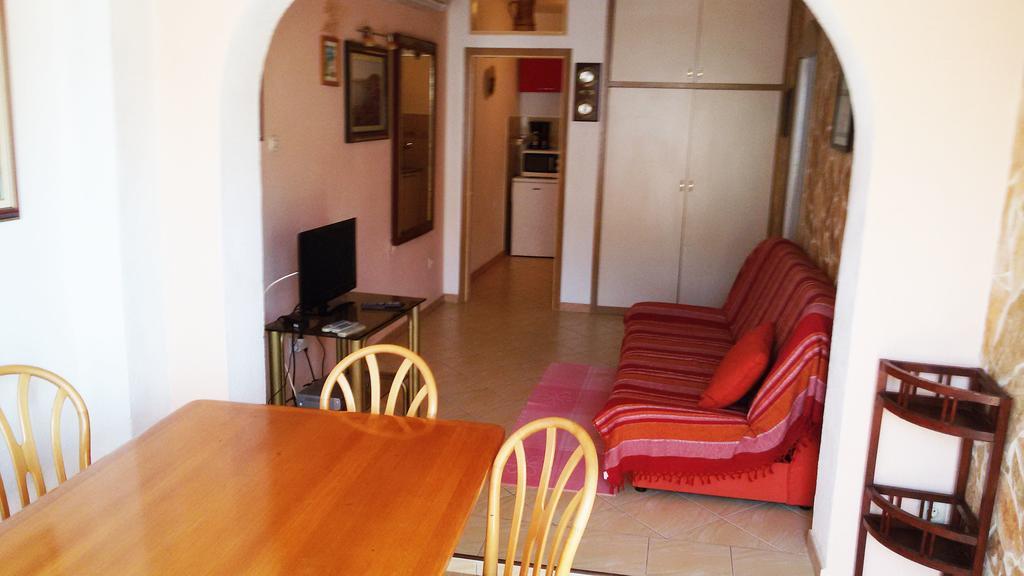 Apartments Carmen Vinišće 部屋 写真
