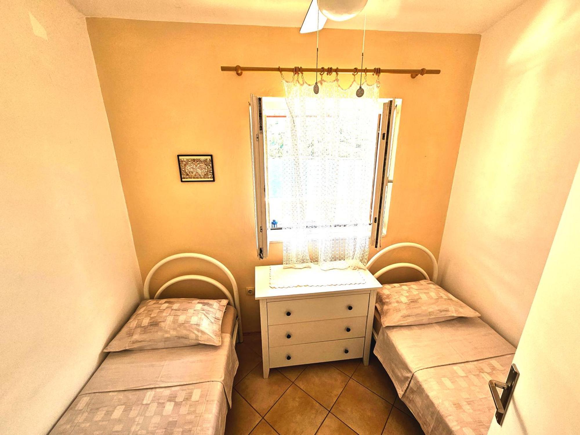 Apartments Carmen Vinišće エクステリア 写真